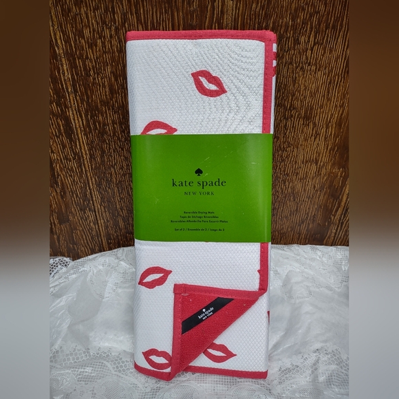 Kate Spade New York reversible drying mat set Kissing Lips Valentine's - Picture 1 of 3